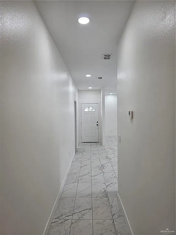 2 bed, 1131 sqft, $1,300 — Photo 4