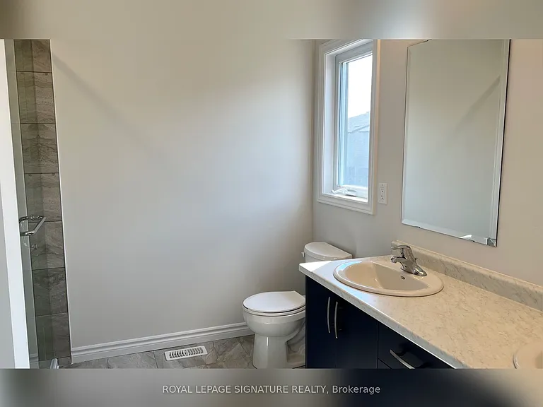 3128 Turner Cres — Photo 34
