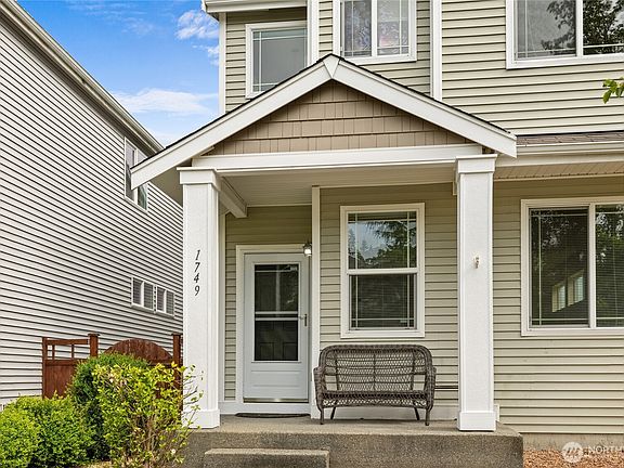 2nd image of 1749 181st Street E