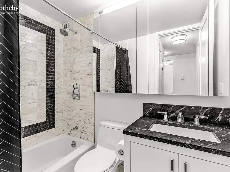 200 E 94th St #126 — Photo 5