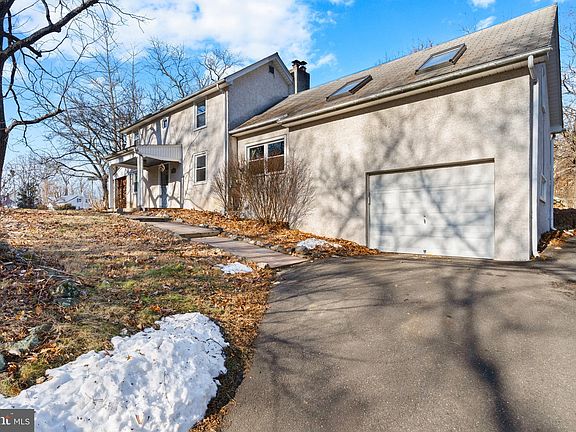 4th image of 1101 Magazine Rd