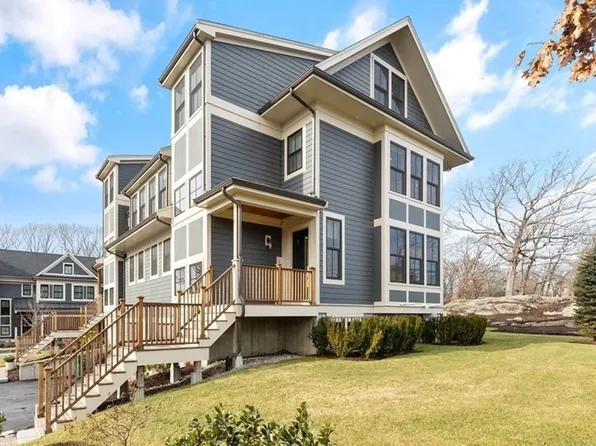 373 Langley Rd Unit 1, Newton, MA 02459