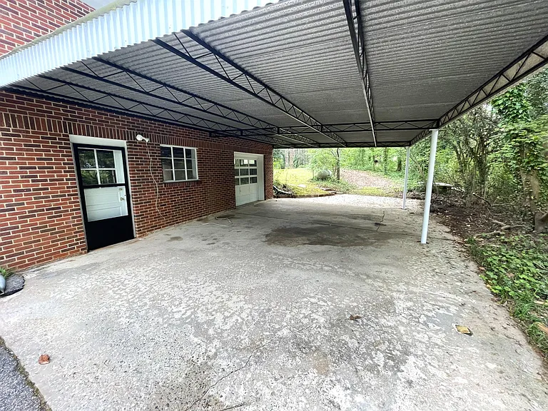 1605 Cherokee Rd — Photo 4