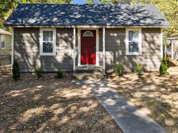 715 N Muskogee Ave, Claremore, OK 74017