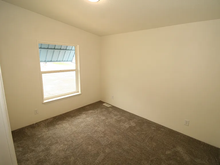 49 N 3820 W — Photo 15