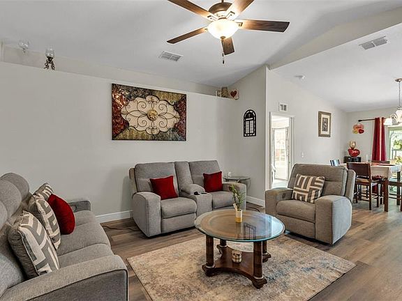 3rd image of 302 BROOKSHIRE DRIVE