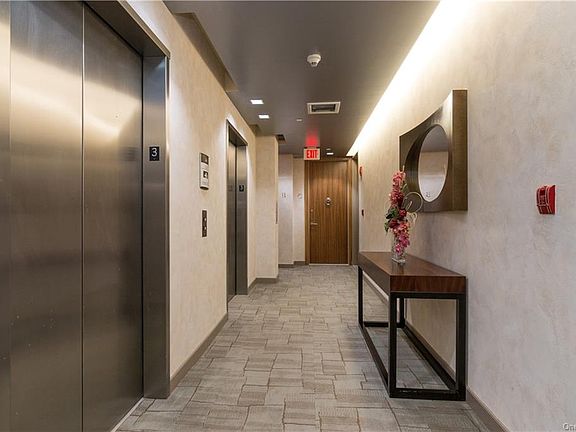 3rd image of 25 City Pl APT 3A