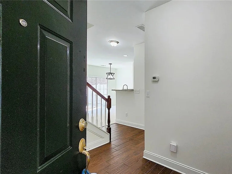 3249 Brockenhurst Dr — Photo 4