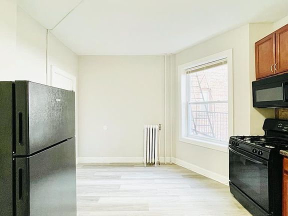 2nd image of 67 Stuyvesant Ave #3A
