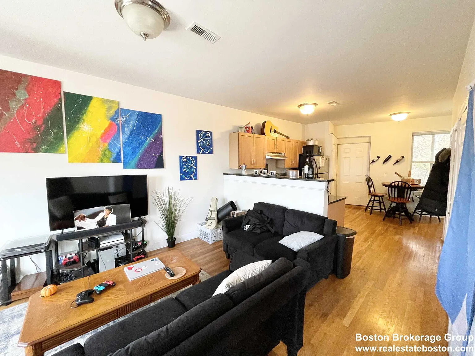 3 bed, 1.5 bath, $3,900 — Photo 2