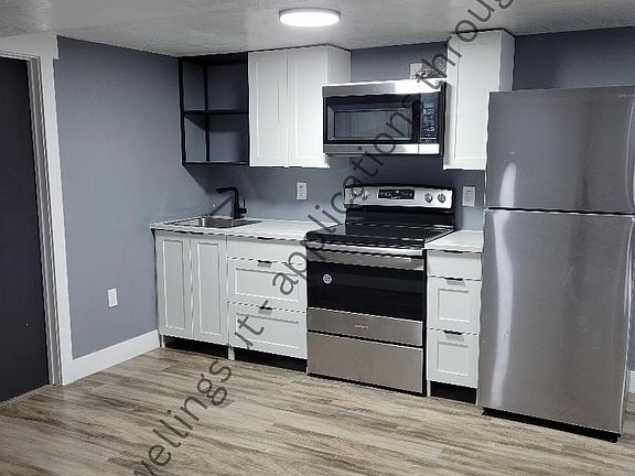 5th image of 1547 W Indiana Ave