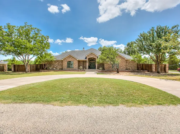 2035 Country Club Estates Cir, San Angelo, TX 76904