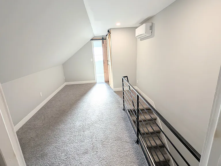 1744 Kings Hwy — Photo 16