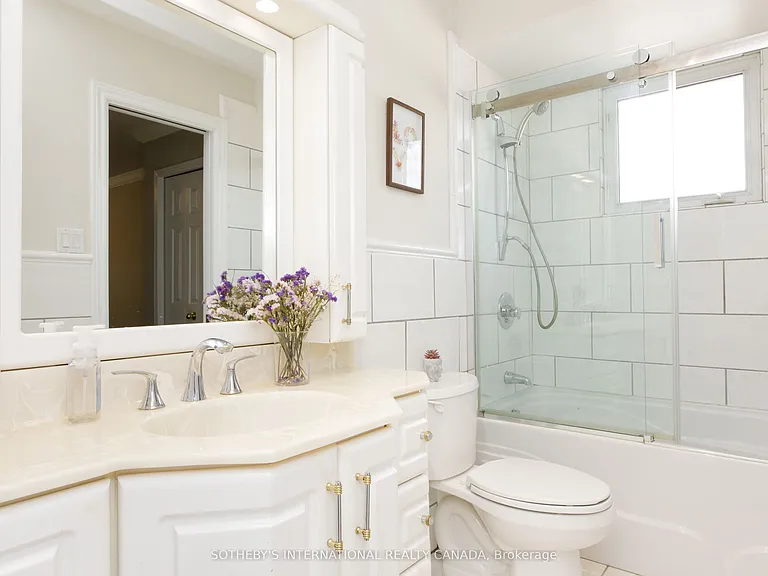 2694 Constable Rd #UPPER — Photo 16
