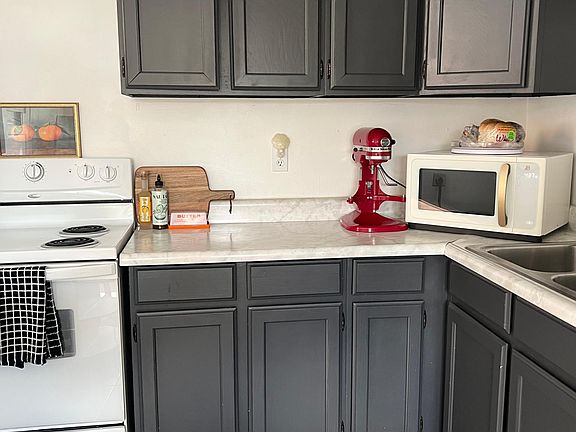 5th image of 2684 S Wellington St #B