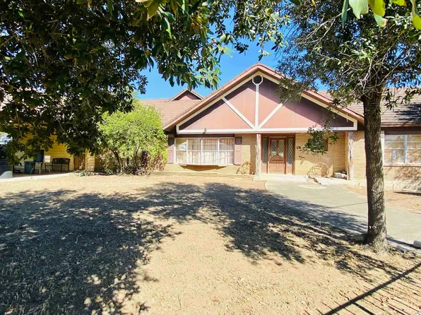 2002 Kennedy St, Zapata, TX 78076