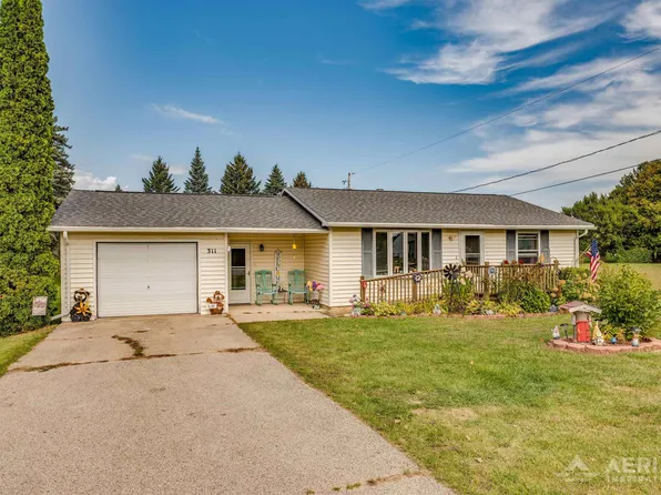 311 E Main St, Hale, MI 48739