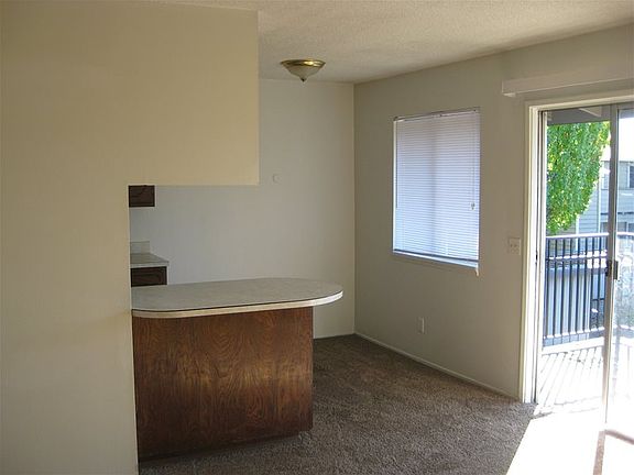 3rd image of 628 Berrydale Ave APT 17