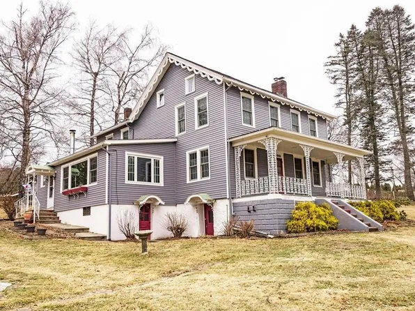 954 S Delaware Dr, Mount Bethel, PA 18343