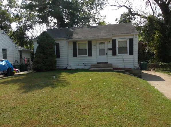 240 Estridge Rd, Saint Louis, MO 63137