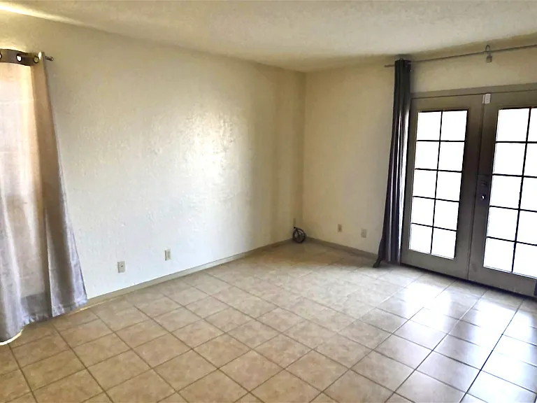 4433 N Stanton St #404 — Photo 6