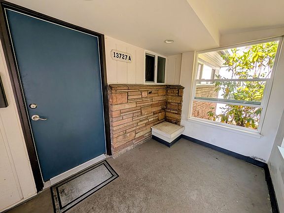 3rd image of 13727 35th Ave NE #A