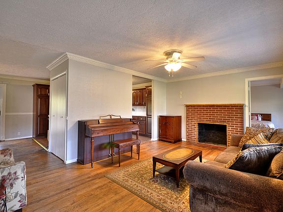 5th image of 4028 Myrtlewood Dr