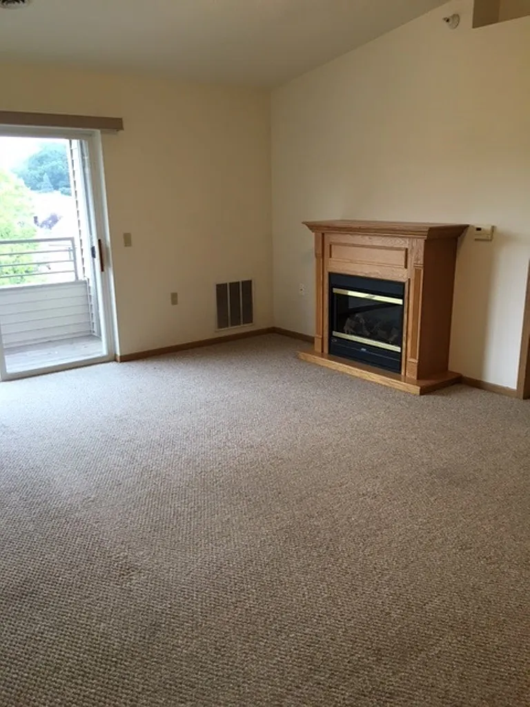 Johnson Place Apartments — Photo 2