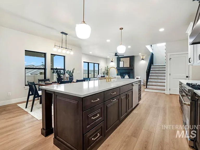 547 Canyon Falls Dr — Photo 11