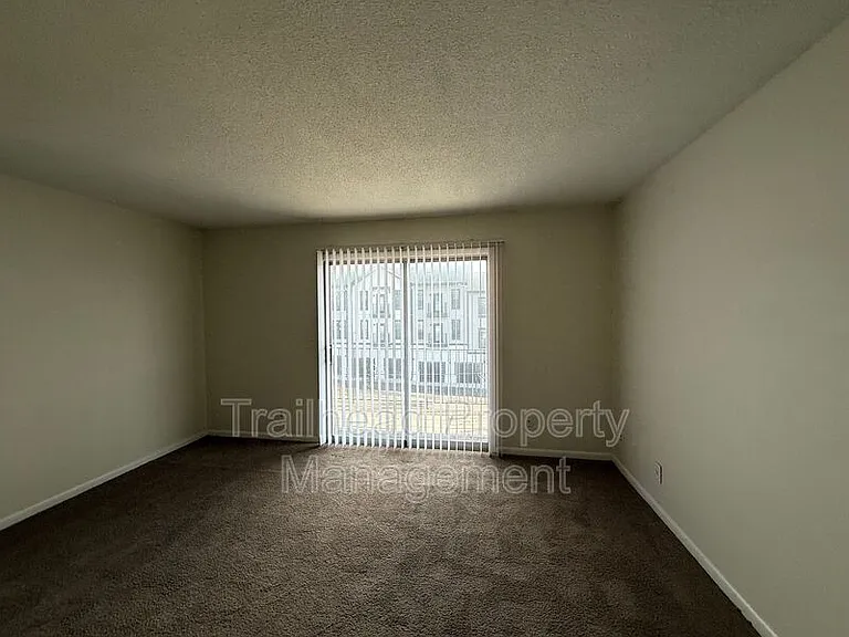5811 Maple St #11 — Photo 7