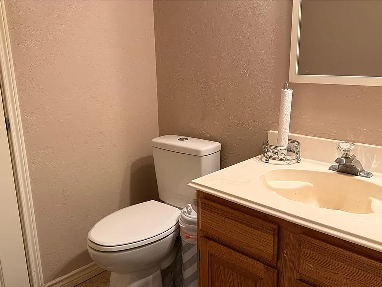 10310 Hedge Way Dr — Photo 12
