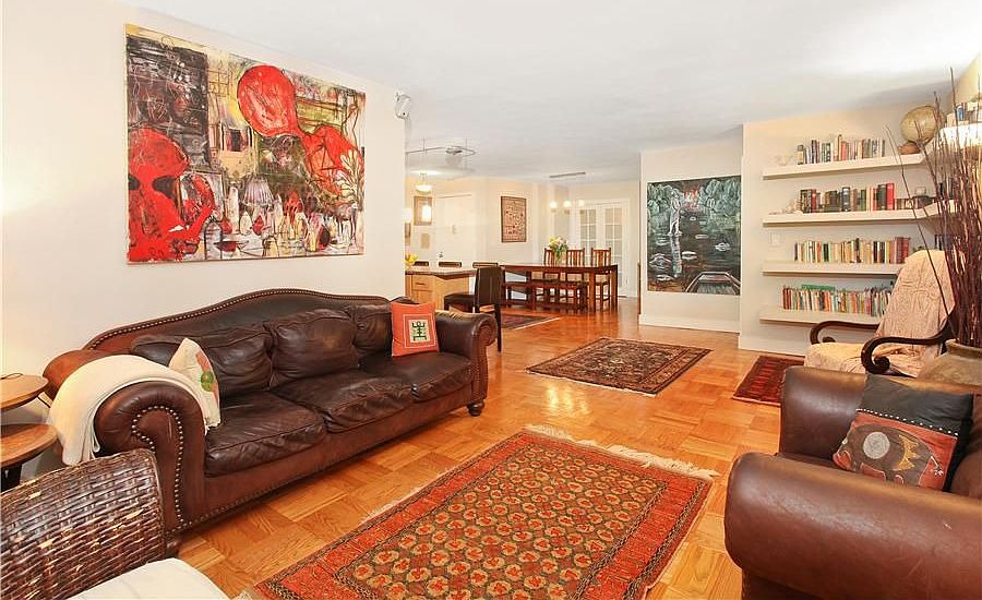 Living Room/Dining Area