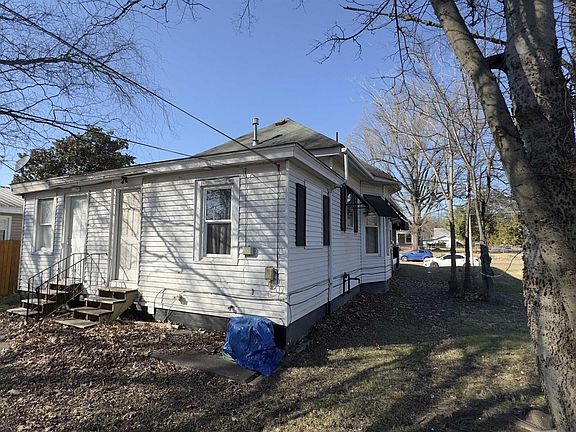 4th image of 1902 Harrison St