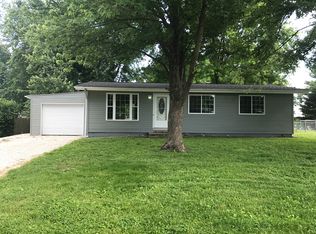 336 Sycamore St, Payson, IL 62360