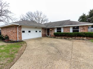 914 Greenbriar Dr, Garland, TX 75043