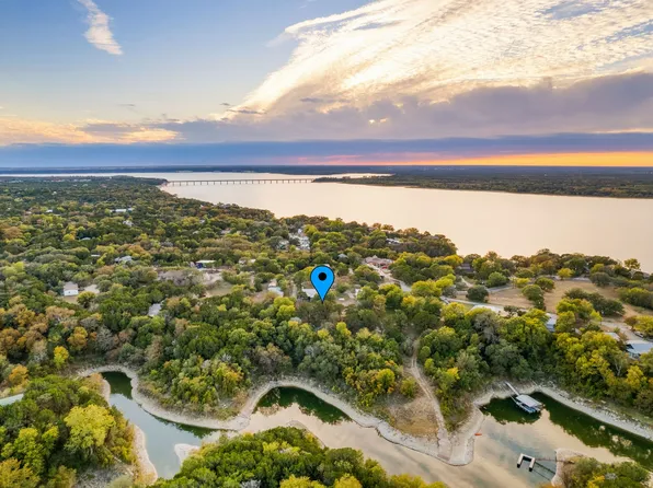 240 Canyon Dr, Whitney, TX 76692