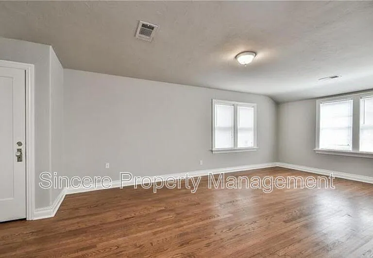 2217 NW 25th St — Photo 15