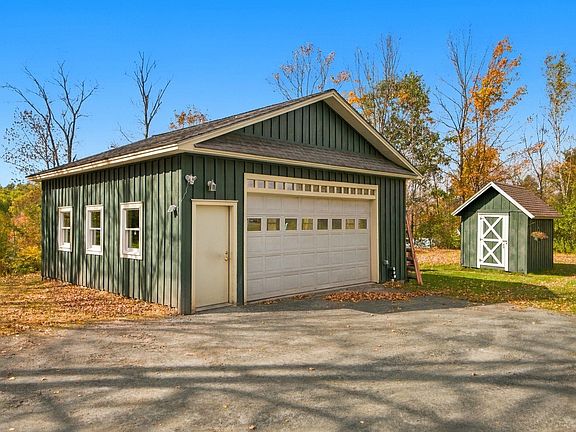 4th image of 611 Beaver Meadow Road