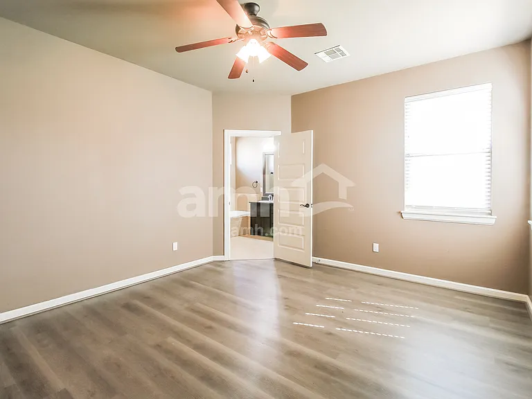11728 SW 22nd Ter — Photo 8