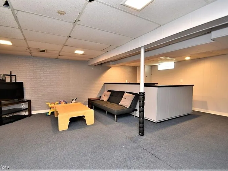 6718 Som Center Rd — Photo 23
