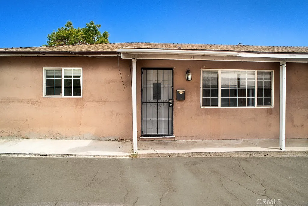2 bed, 895 sqft, $2,900 — Photo 1