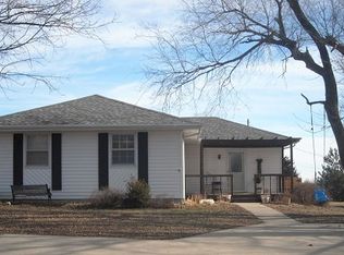 308 Elizabeth St, Effingham, KS 66023