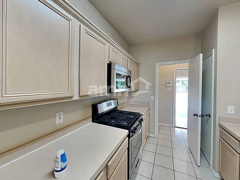 285 Mesa View Dr — Photo 3