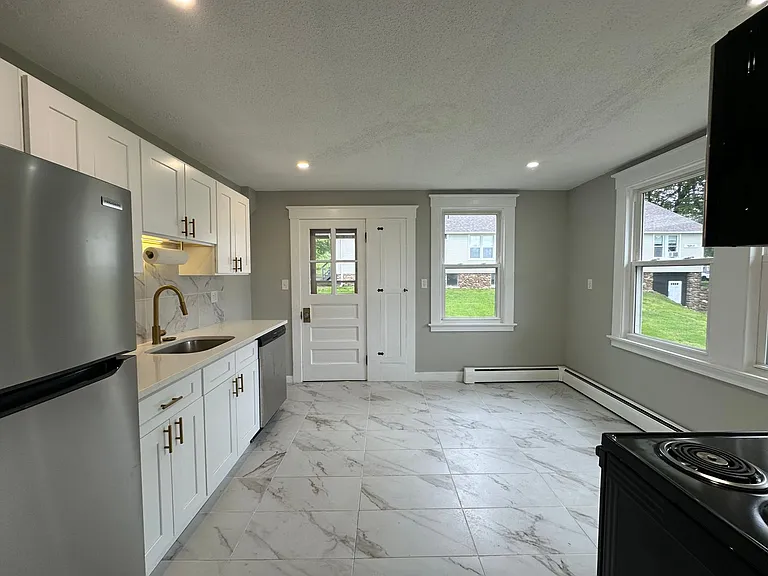 200 Cook Hill Rd #4 — Photo 1