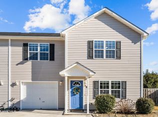 244 Smallwood Rd, Hubert, NC 28539