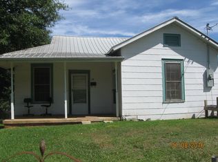 28 Foster St, Manchester, GA 31816