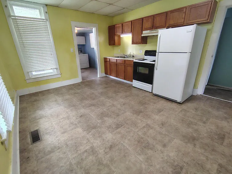 840 Perry St #A — Photo 3