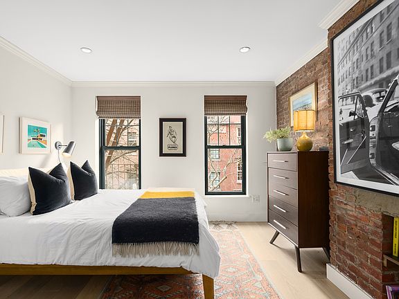 3rd image of 88 Horatio St APT 3A