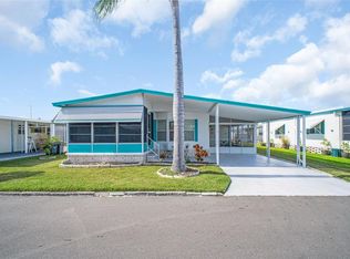 2033 Maui Dr, Holiday, FL 34691