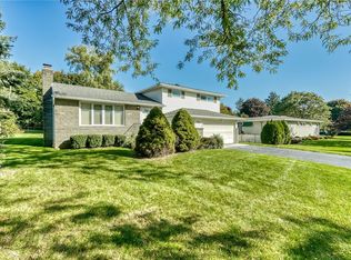 241 Willowcrest Dr, Rochester, NY 14618